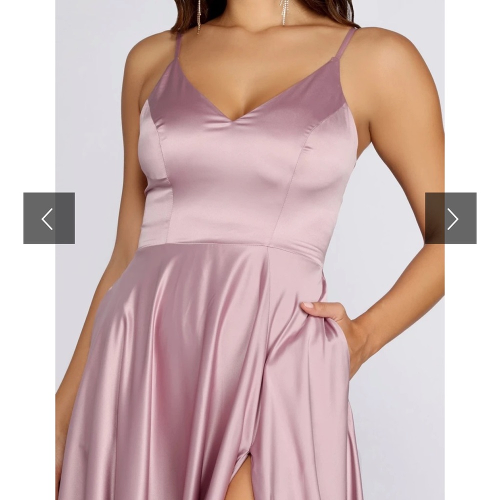 PROM/FORMAL DRESS - Picture 2 of 3